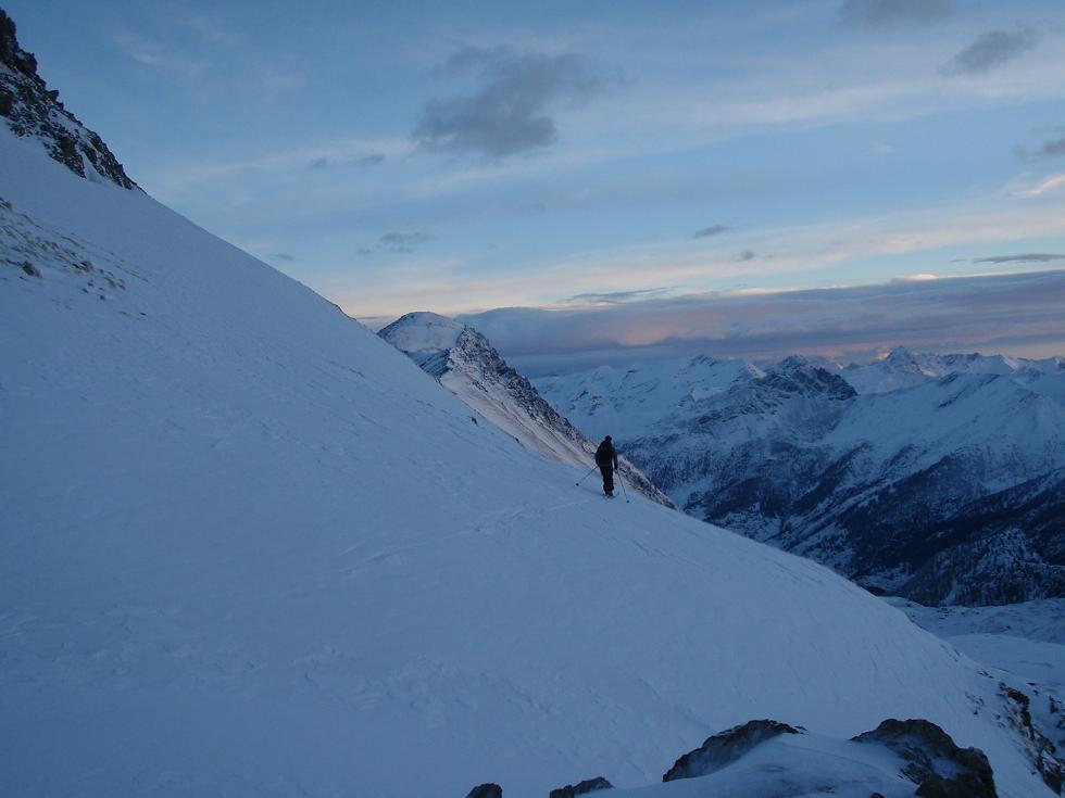 #15 Jour 4 - Col de l Jour 4 - Col de l'Eychassier : Julien descend du col