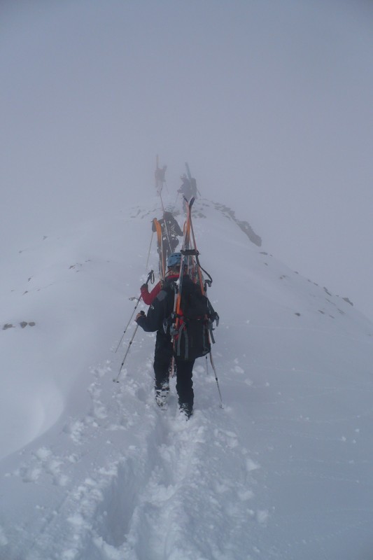 #5 Arête : Sur l Arête : Sur l'arête au dessus du refuge du Thabor. Ski sur le sac.