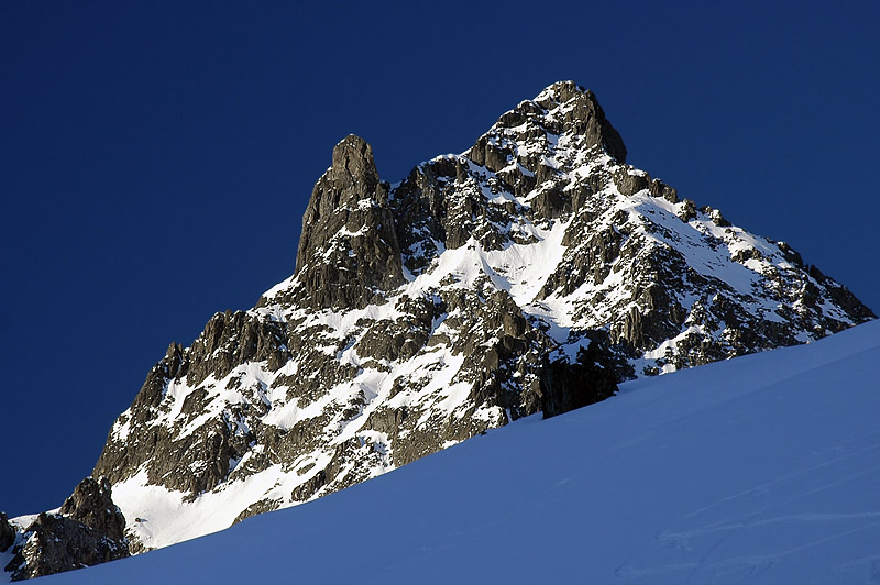 #1 Grand Pic : Sa majesté prend déjà le soleil Grand Pic : Sa majesté prend déjà le soleil