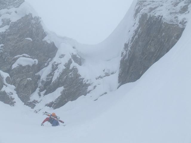 #3 Aiguille de la Pennaz, NE : Le mur bloquant l Aiguille de la Pennaz, NE : Le mur bloquant l'accés . Dommage on ne verra pas ce qu'il y a derrière !