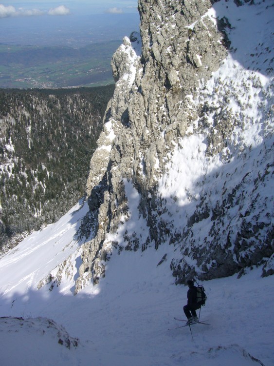#2 Couloir W : Air Criquet, atterrissage imminent... La neige est mauvaise, mais on est content quand même! Couloir W : Air Criquet, atterrissage imminent... La neige est mauvaise, mais on est content quand même!