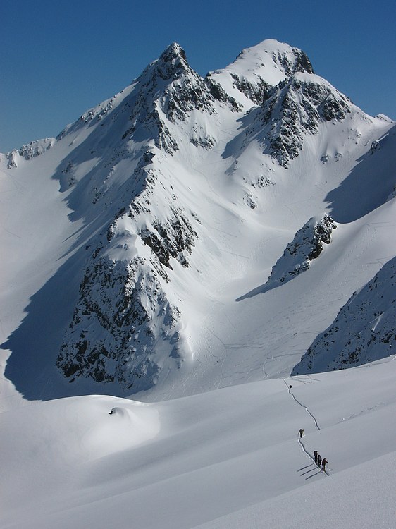 #14 Montagne de l Montagne de l'Oule : Jipika's Team, devant les cols du Gleyzins et le Gd Moretan