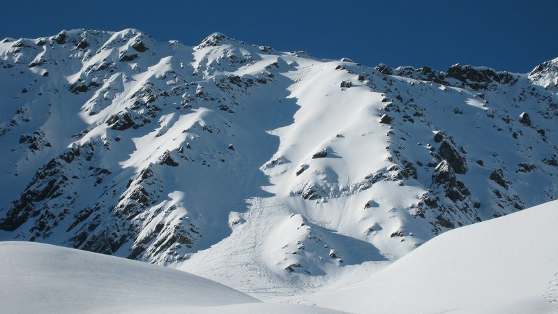 #2 Porte de l Porte de l'Eglise couloir N : ça monte, ça monte. un groupe de 3 dans le haut. une biere à la Lavey pour celui qui donne les noms !
