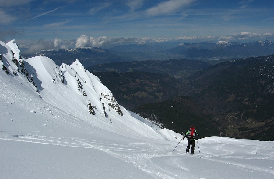 #17 Montagne de l Montagne de l'Oule : En bas c'est bien le printemps, en haut c'est de la poudre d'hiver, y a plus d'saison ma p'tite dame!