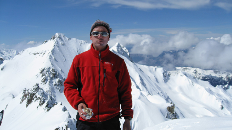 Sommet du Charmet : Alex reprend des forces, quelle vue de là -haut !!