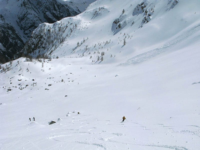 1000m plus bas : c'est déjà la fin de cette belle descente. On n'est pas encore en bas mais le grand ski est déjà derrière nous.