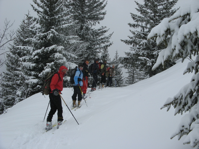 #5 ambiance neige : en route pour le ravitaillement dans le Veyton ambiance neige : en route pour le ravitaillement dans le Veyton