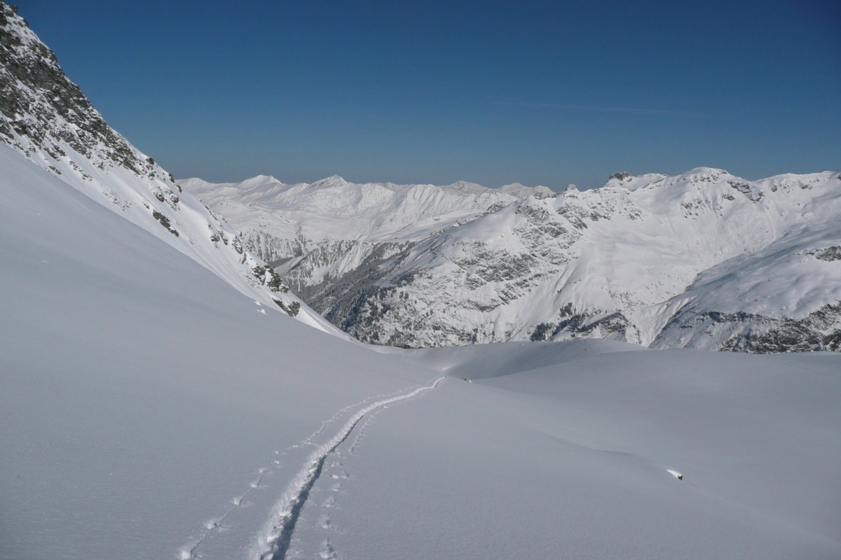 #2 Les Côtes Vertes : Déjà 2 heures à la trace. Petite pause avec vue sur le Beaufortain. Les Côtes Vertes : Déjà 2 heures à la trace. Petite pause avec vue sur le Beaufortain.
