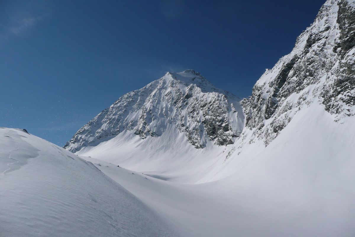 #3 Le Grand Bec N/NW : A l Le Grand Bec N/NW : A l'approche du col 2828 m