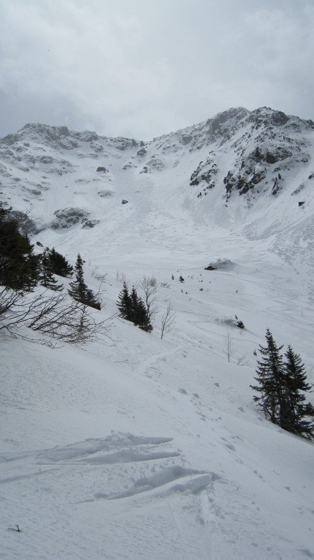 Face Nord du Colon : A notre passage du matin,pas une trace....3h aprés,c'est ravagé.......!