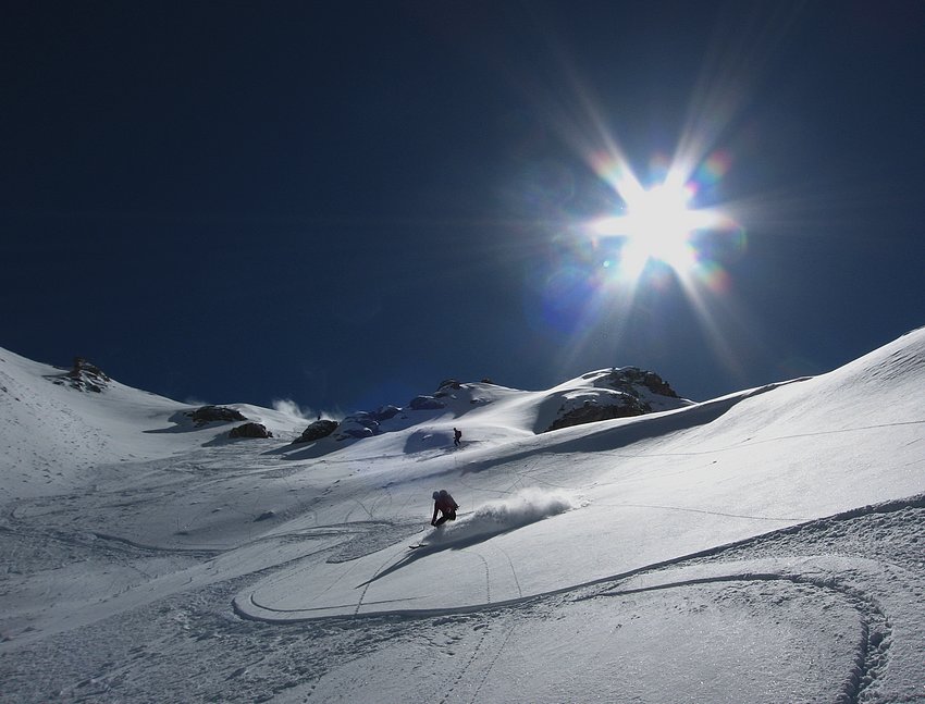 #16 Dent de Portetta : Marika fait voler la poude, couloir W. Dent de Portetta : Marika fait voler la poude, couloir W.