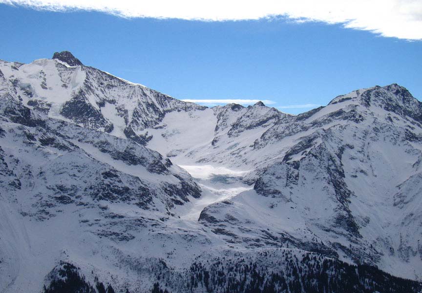 Glacie de Tré la Tête : De gaucheà droite, l'Aiguille des Glaciers 3816m, au centre le Glacier de Tré la Tête et le Mont Tondu 3196m.