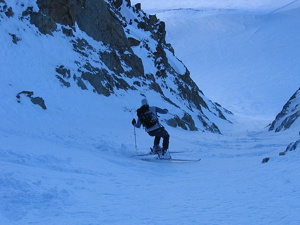 Al couloir : Al enquille le couloir malgré sa fixation bien mal en point