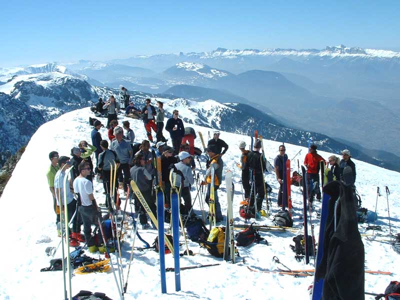 #3 rassemblement skitour : Une réussite pour skitour au grand colon : on a compté plus de 65 personnes. rassemblement skitour : Une réussite pour skitour au grand colon : on a compté plus de 65 personnes.