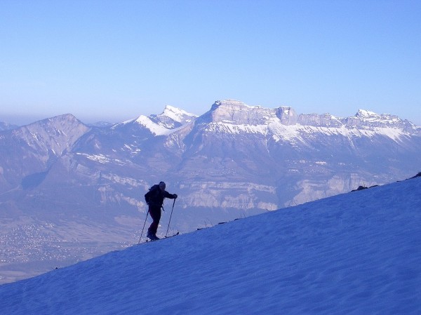 #1 Elevation : Marinette sur fond de Chartreuse. La rando n Elevation : Marinette sur fond de Chartreuse. La rando n'est-elle pas aussi un moyen d'élévation spirituelle?