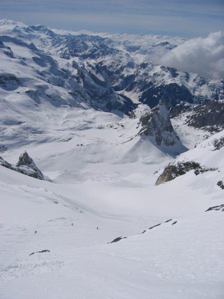 #8 Grands Couloirs : Vue plongeante sur les Grands Couloirs, le refuge et l Grands Couloirs : Vue plongeante sur les Grands Couloirs, le refuge et l'Aiguille de la Vanoise