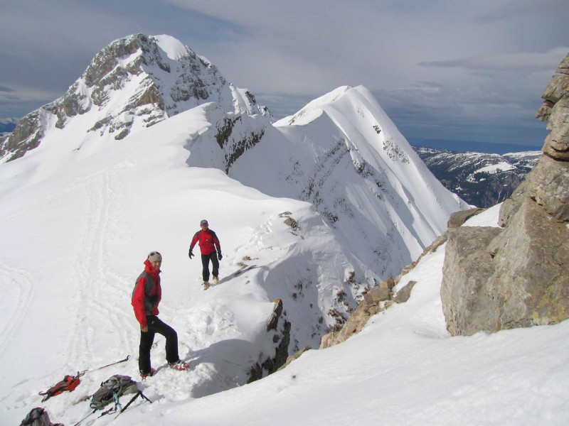 #1 Pointe Blanche : Valentin et J-F au sommet devant la face Nord-Est de Pointe Blanche. Pointe Blanche : Valentin et J-F au sommet devant la face Nord-Est de Pointe Blanche.