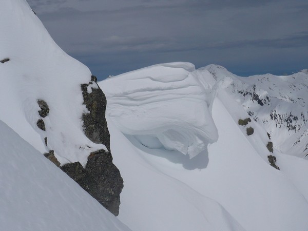 #1 corniche en haut du couloir : sacrées corniches dans le secteur ! corniche en haut du couloir : sacrées corniches dans le secteur !