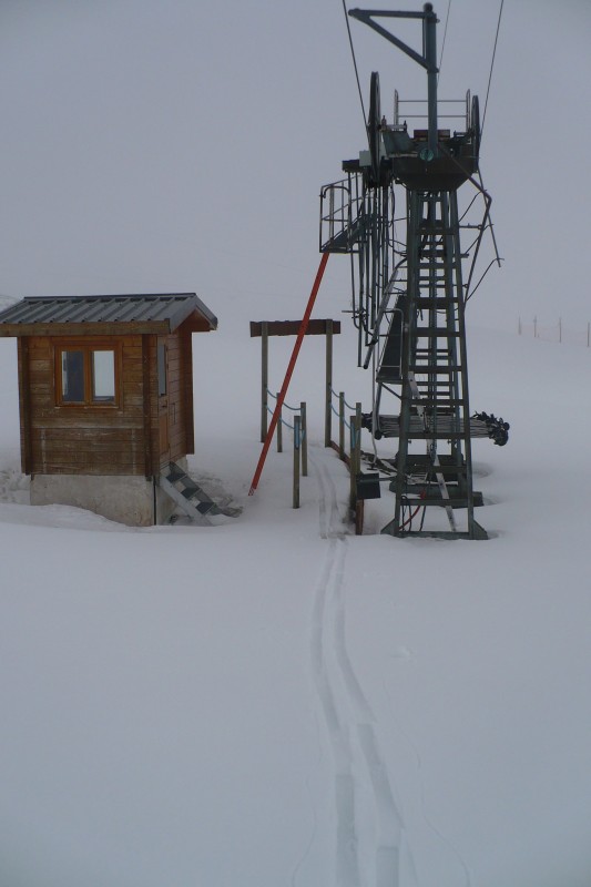 #1 Notre trace : Notre trace qui franchie la gare aval du téleski du Perollier. Notre trace : Notre trace qui franchie la gare aval du téleski du Perollier.