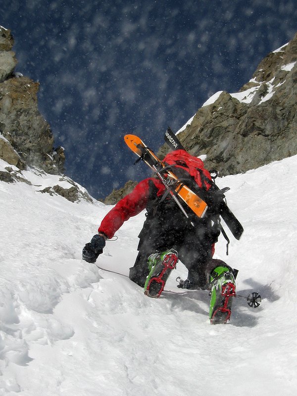 #7 Haut du couloir : Toz en pointes avant dans les spindrifts Haut du couloir : Toz en pointes avant dans les spindrifts
