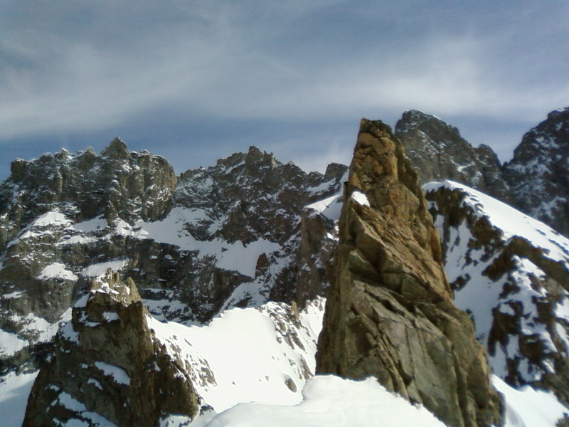 #4 la corne des chamois : arrivée à la breche des chamois, ça va encore bien.
de grosses boules de coulées dans la trace, certains vinissent à pied. la corne des chamois : arrivée à la breche des chamois, ça va encore bien.
de grosses boules de coulées dans la trace, certains vinissent à pied.