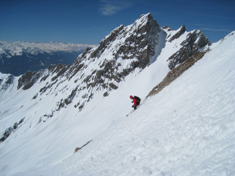 #9 Leisette : Justin en rive droite sur fond de Roignais. Leisette : Justin en rive droite sur fond de Roignais.