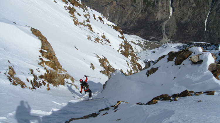 #4 Départ : Rob ouvre le bal, belles roches orangées sur le haut Départ : Rob ouvre le bal, belles roches orangées sur le haut