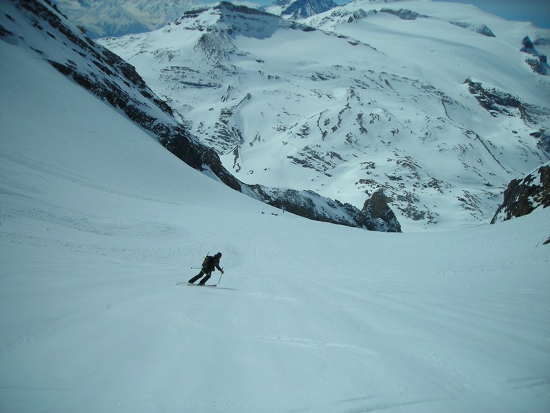 #14 Karim à la descente : On profite d Karim à la descente : On profite d'un peu de transfo à la descente avant de skier le mur vers 2800, moins agréable ce jour là.