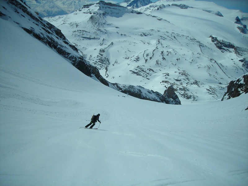 Karim à la descente : On profite d'un peu de transfo à la descente avant de skier le mur vers 2800, moins agréable ce jour là.