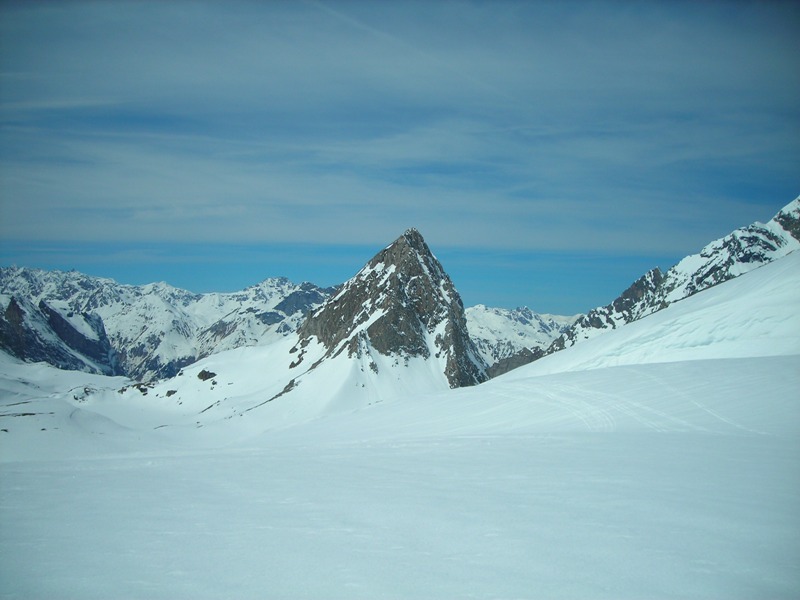 Pic de la vanoise : Photo prise sous le glacier, en face du refuge Félic Faure.