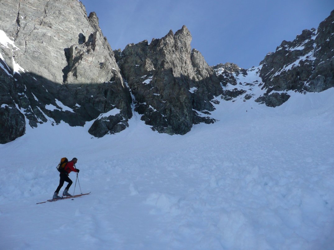 #4 Eric : au pied du couloir, on voit deux traceurs devant... attention à bien repérer le passage Eric : au pied du couloir, on voit deux traceurs devant... attention à bien repérer le passage