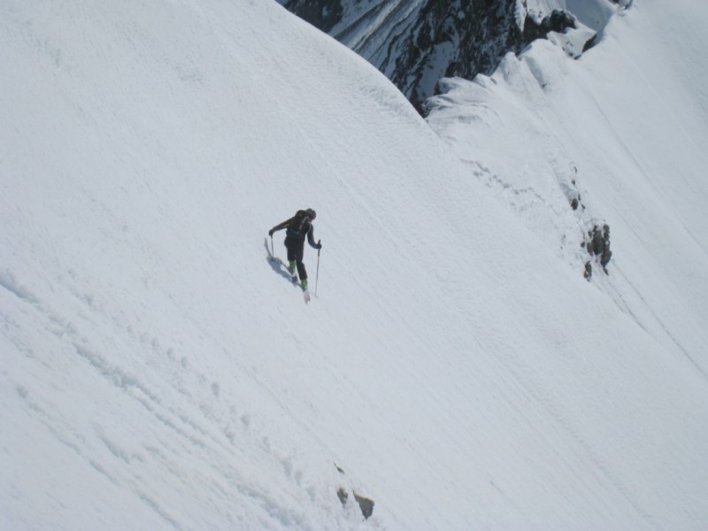 #9 Face S. Gde. casse : Olivier dans la traversée qui suit le couloir sommital. Face S. Gde. casse : Olivier dans la traversée qui suit le couloir sommital.