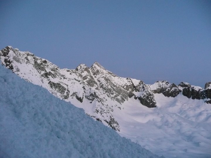 #2 l l'attaque : De belles traces de coulées en bas du couloir