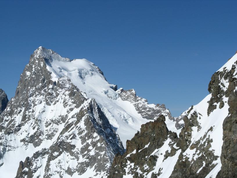 #8 La Barre des Ecrins : au loin La Barre des Ecrins : au loin