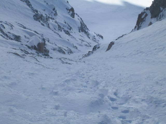 #5 couloir N oriental : ça louvoie entre les rochers couloir N oriental : ça louvoie entre les rochers