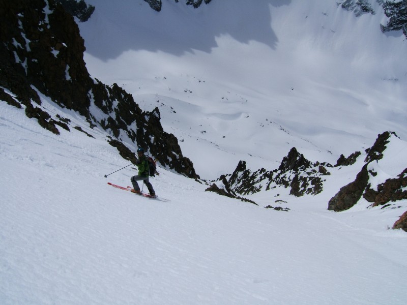 #5 couloir suspendu : de la pente et une impression de vide couloir suspendu : de la pente et une impression de vide