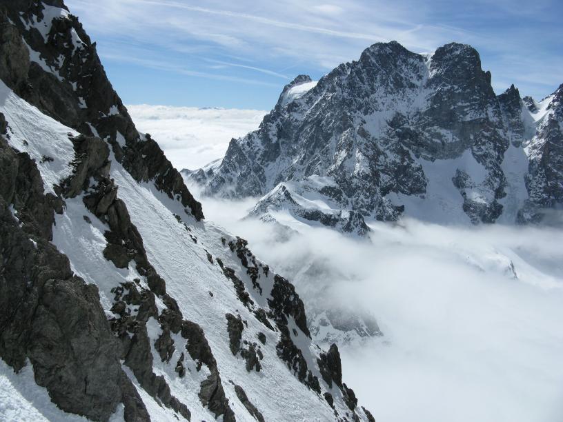 #8 Pelvoux : Une fois dans le couloir, la sortie est en bas Pelvoux : Une fois dans le couloir, la sortie est en bas