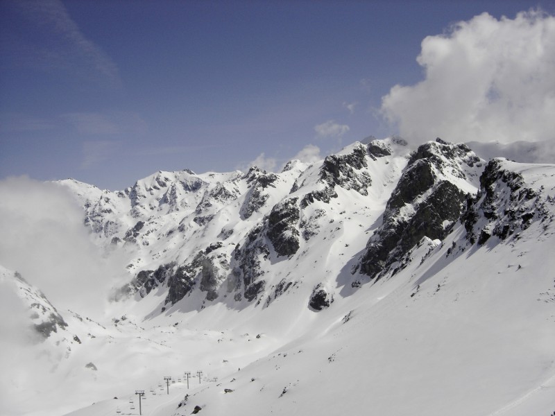 #6 Au sommet de la Chamrousse : Toujours une belle vue sur tous les grands de Belledonne. Au sommet de la Chamrousse : Toujours une belle vue sur tous les grands de Belledonne.