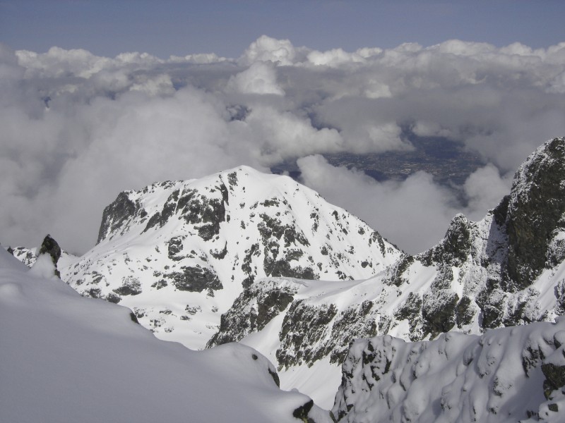 #3 Le grand Eulier : Vue sur la face est de l Le grand Eulier : Vue sur la face est de l'Eulier et petite trouée sur la plaine du Grésivaudan.