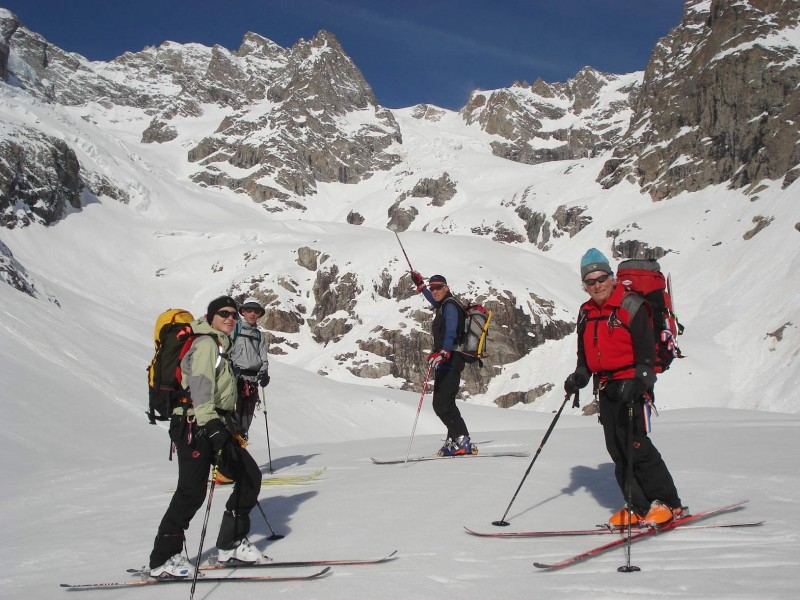 #37 Tour de la Meije 2008 : Descente du glaciet de l Tour de la Meije 2008 : Descente du glaciet de l'homme àprès une nuit au refuge de l'Aigle. Nous étions tout là haut !
