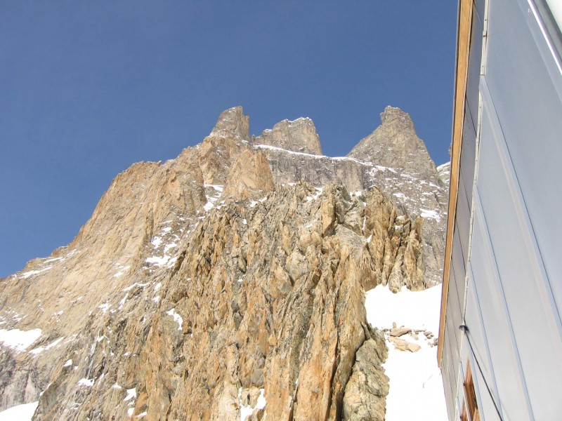 #16 Tour de la Meije 2008 : On aperçois les arrêtes de la maije, et l Tour de la Meije 2008 : On aperçois les arrêtes de la maije, et l'on devine le glacier carré vue du refuge du Promontoire