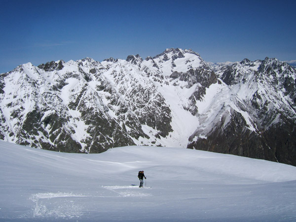 #10 Gélas : toune est épaté du paysage, sur fond d Gélas : toune est épaté du paysage, sur fond d'Argentera.
