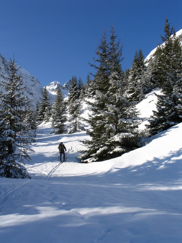 #1 vallon au dessus de la mariand : ambiance hivernale pour un premier mai vallon au dessus de la mariand : ambiance hivernale pour un premier mai