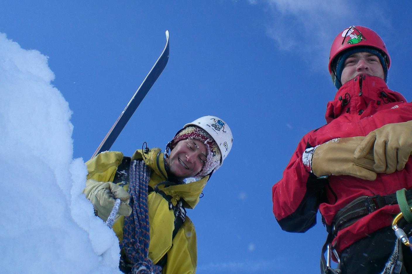 #5 Léo et Symon : Juste avant de sortir j Léo et Symon : Juste avant de sortir j'ais pris mes deux potes en photos...Léo avait bien brasser de la neige, et symon avait froid au mains..