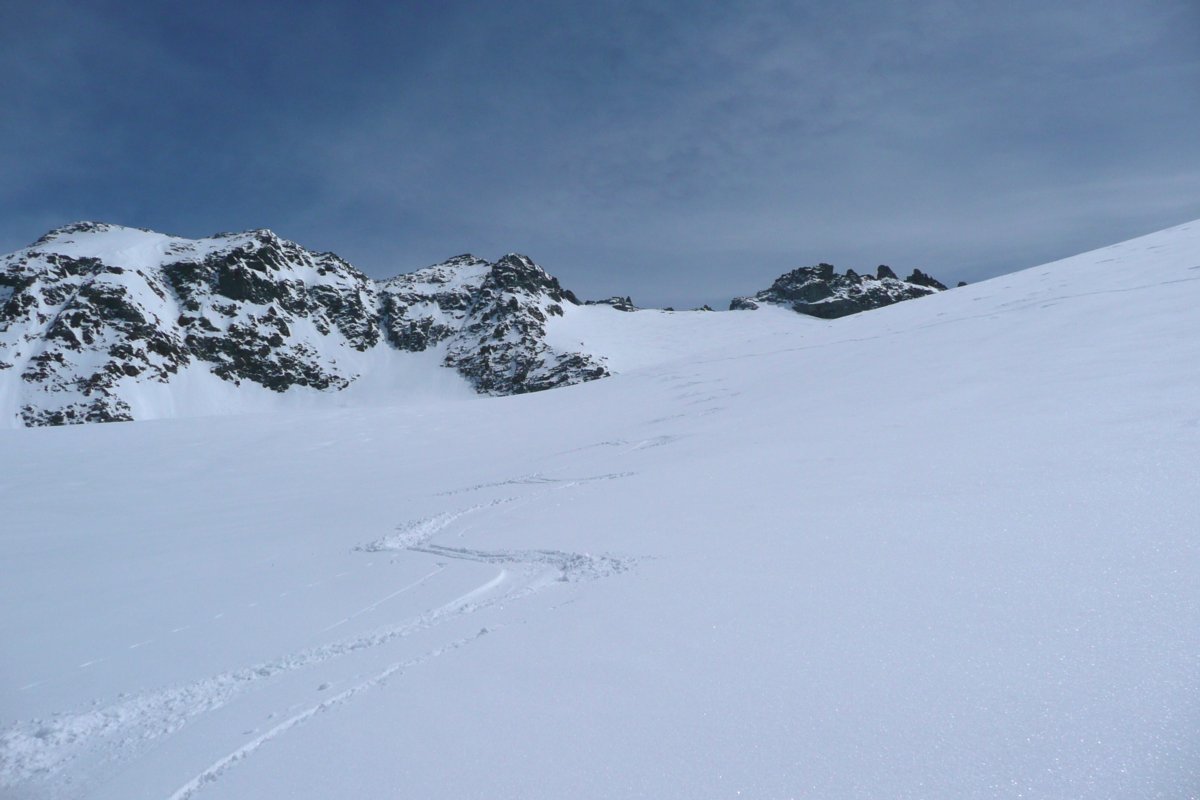 #9 Glacier du Génépy : Le plaisir de skier en terrain vierge Glacier du Génépy : Le plaisir de skier en terrain vierge