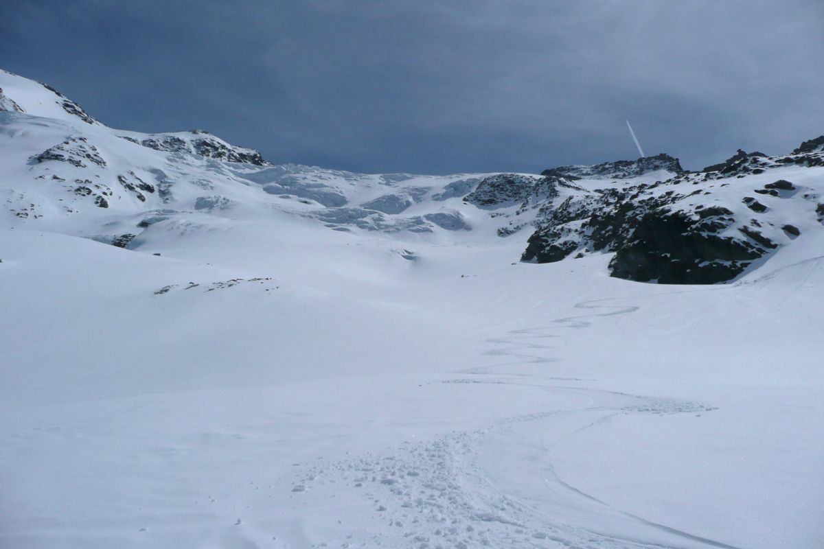 #13 Moquette : Le reste de la descente s Moquette : Le reste de la descente s'effectue sur une excellente neige