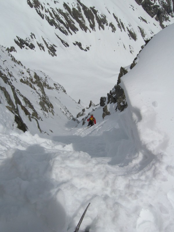 #4 Corniche passée à skis : Bon remplissage du haut Corniche passée à skis : Bon remplissage du haut