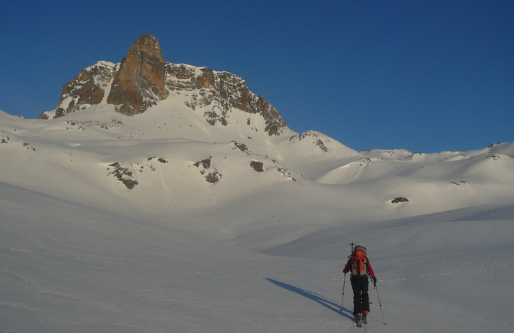 #3 Petit matin : En direction du col du Cheval Blanc Petit matin : En direction du col du Cheval Blanc
