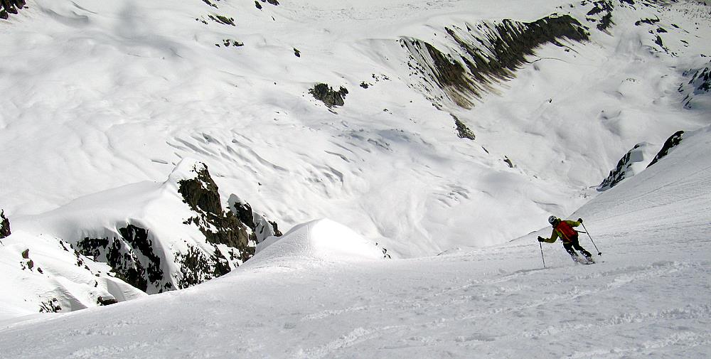 #13 Aiguille de l Aiguille de l'Amône : Dans la face NE suspendue