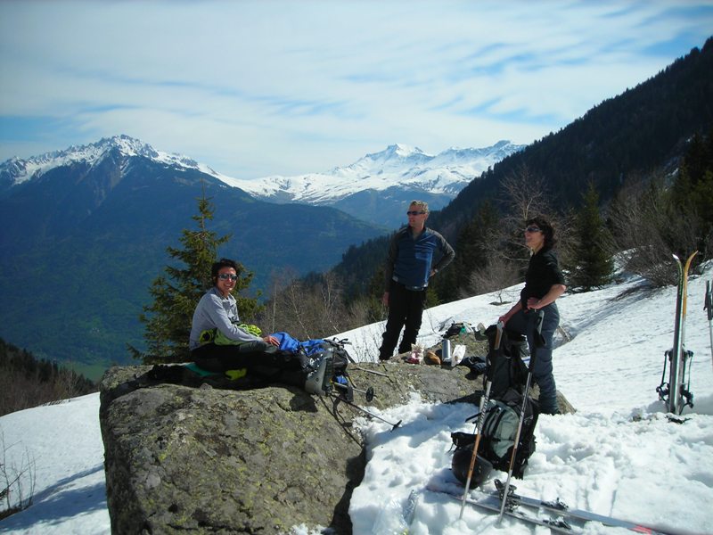 #5 Pic Nic au Soleil : Bernard avec nos nouvelles amies. Pic Nic au Soleil : Bernard avec nos nouvelles amies.